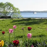Marie Mit Terrassen, Inclusive Park- Und Stellplätze Am Haus, Müritz-strand Nur 700m, Altstadt 10min, Ruhige Lage,