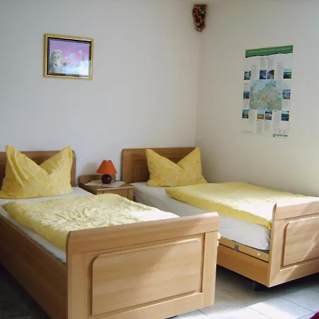 Marie Mit Terrassen, Inclusive Park- Und Stellplätze Am Haus, Müritz-strand Nur 700m, Altstadt 10min, Ruhige Lage, *