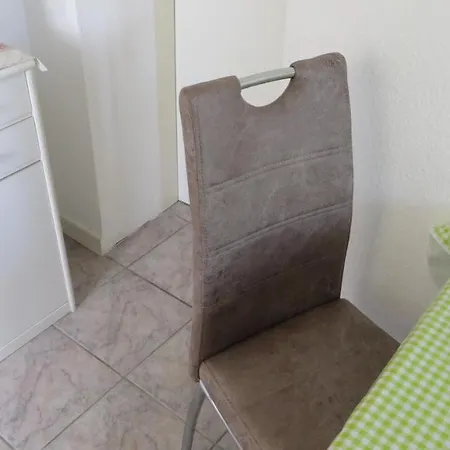 Apartamento Marie Mit Terrassen, Inclusive Park- Und Stellplätze Am Haus, Müritz-strand Nur 700m, Altstadt 10min, Ruhige Lage, Waren (Mueritz)