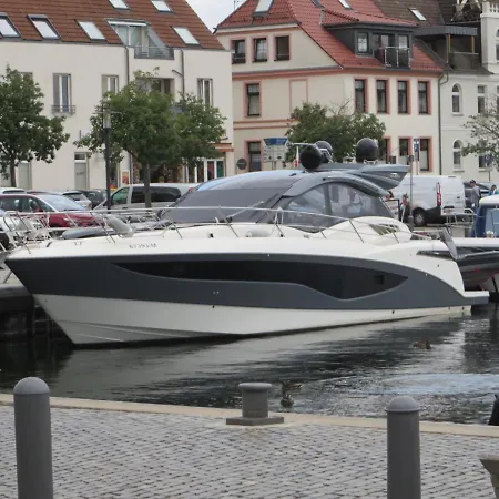 Apartamento Marie Mit Terrassen, Inclusive Park- Und Stellplätze Am Haus, Müritz-strand Nur 700m, Altstadt 10min, Ruhige Lage, Waren (Mueritz)