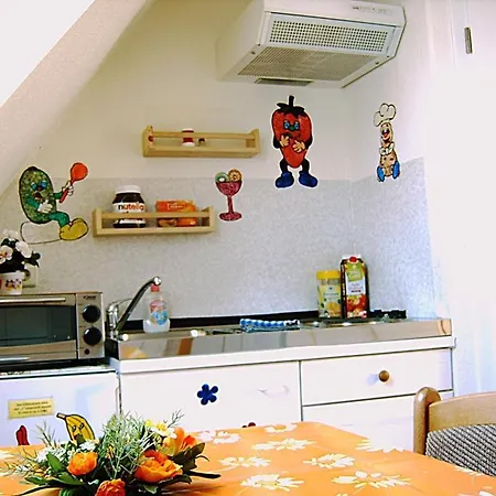 Apartamento Marie Mit Terrassen, Inclusive Park- Und Stellplätze Am Haus, Müritz-strand Nur 700m, Altstadt 10min, Ruhige Lage,