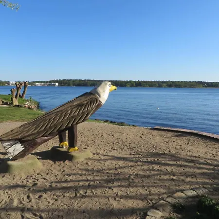 Marie Mit Terrassen, Inclusive Park- Und Stellplätze Am Haus, Müritz-strand Nur 700m, Altstadt 10min, Ruhige Lage,