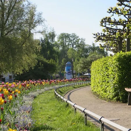 Marie Mit Terrassen, Inclusive Park- Und Stellplätze Am Haus, Müritz-strand Nur 700m, Altstadt 10min, Ruhige Lage, Apartamento Waren (Mueritz)