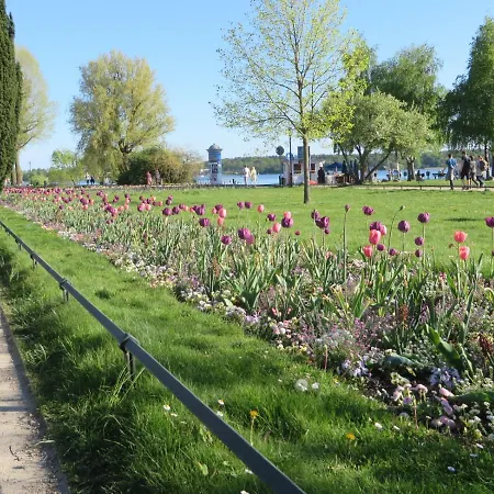 Marie Mit Terrassen, Inclusive Park- Und Stellplätze Am Haus, Müritz-strand Nur 700m, Altstadt 10min, Ruhige Lage,