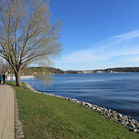 Marie Mit Terrassen, Inclusive Park- Und Stellplätze Am Haus, Müritz-strand Nur 700m, Altstadt 10min, Ruhige Lage, Waren (Mueritz)