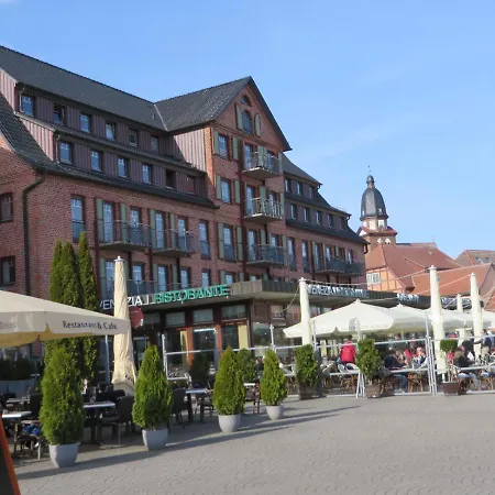 Marie Mit Terrassen, Inclusive Park- Und Stellplätze Am Haus, Müritz-strand Nur 700m, Altstadt 10min, Ruhige Lage, * Waren (Mueritz)