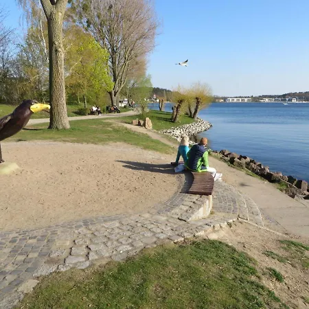 Apartamento Marie Mit Terrassen, Inclusive Park- Und Stellplätze Am Haus, Müritz-strand Nur 700m, Altstadt 10min, Ruhige Lage, *