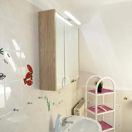 Marie Mit Terrassen, Inclusive Park- Und Stellplätze Am Haus, Müritz-strand Nur 700m, Altstadt 10min, Ruhige Lage, * Waren (Mueritz)