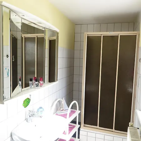 Marie Mit Terrassen, Inclusive Park- Und Stellplätze Am Haus, Müritz-strand Nur 700m, Altstadt 10min, Ruhige Lage, *