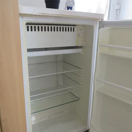 Marie Mit Terrassen, Inclusive Park- Und Stellplätze Am Haus, Müritz-strand Nur 700m, Altstadt 10min, Ruhige Lage, Apartamento *